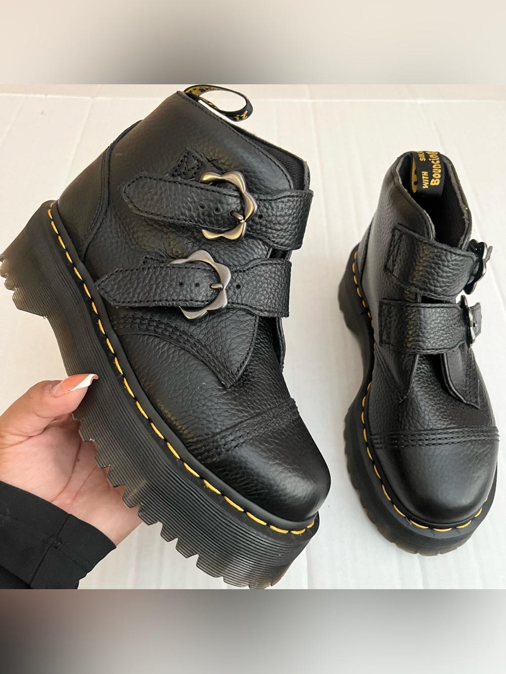 Dr.Marten | Devon Flower Platform Boots